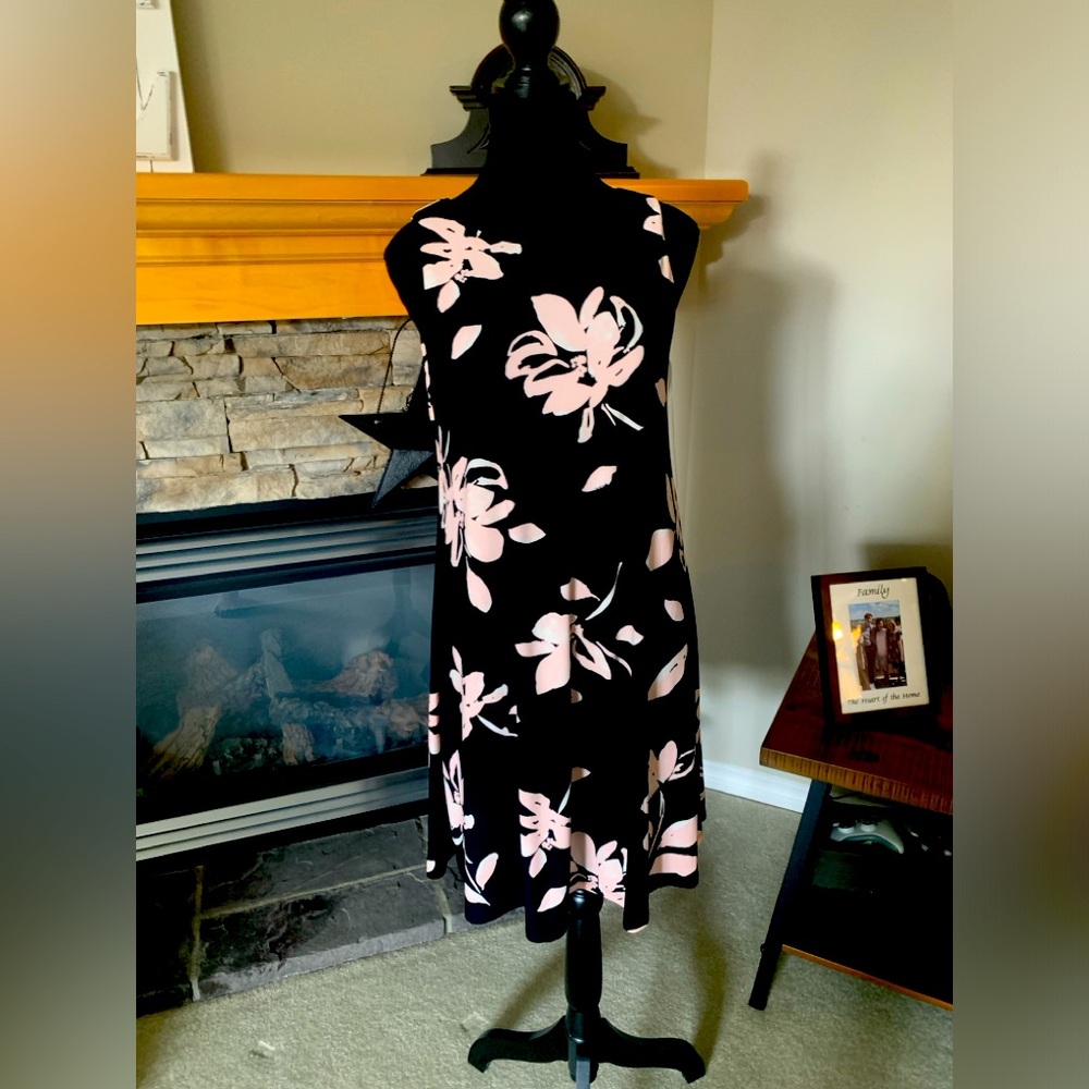Sleeveless Dress by Laura